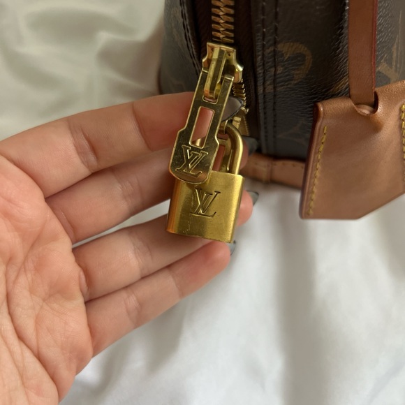 Louis Vuitton Monogram Brown Handbag - Picture 4 of 7